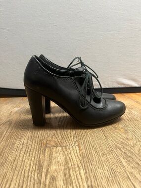 Rockport Adiprene women's black lace-up heels Sz 8.5
